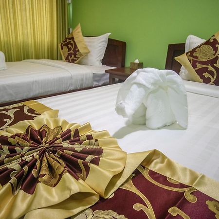 Golden Gum-Kino Hotel Мандалай Екстер'єр фото